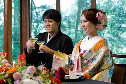 日本の神社で結婚式 三々九度